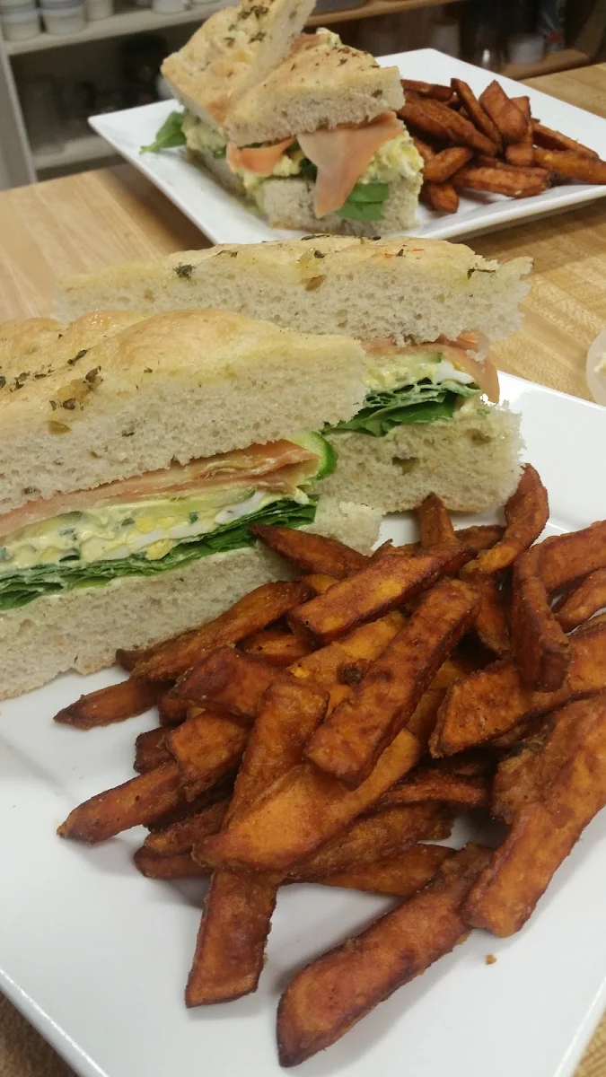 Highlights, Sisters' Bistro