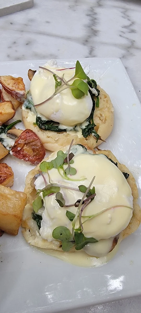 Eggs Benedict