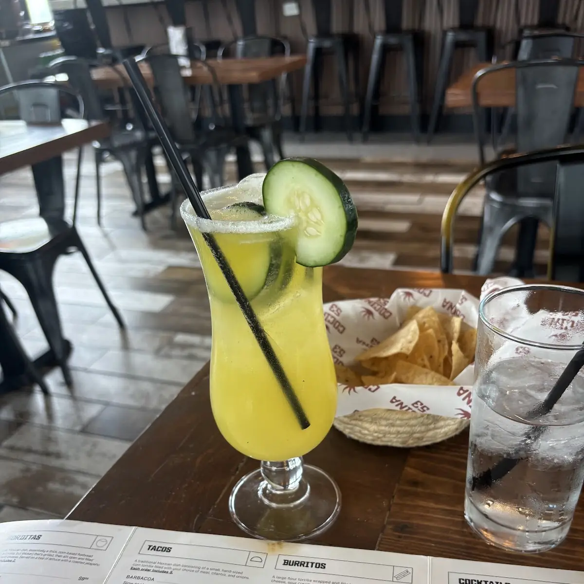 Cucumber Lime Margarita with Chips