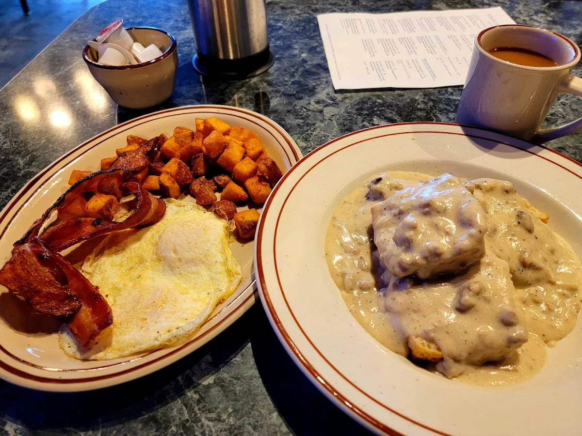 Biscuits & Gravy Platter