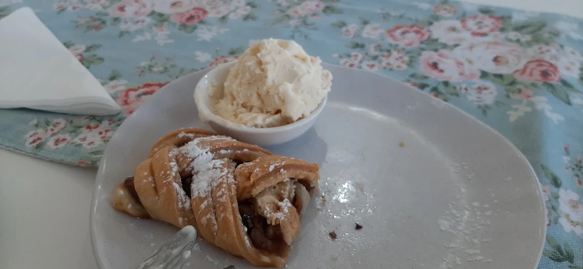 Danish, La Belle Cafe