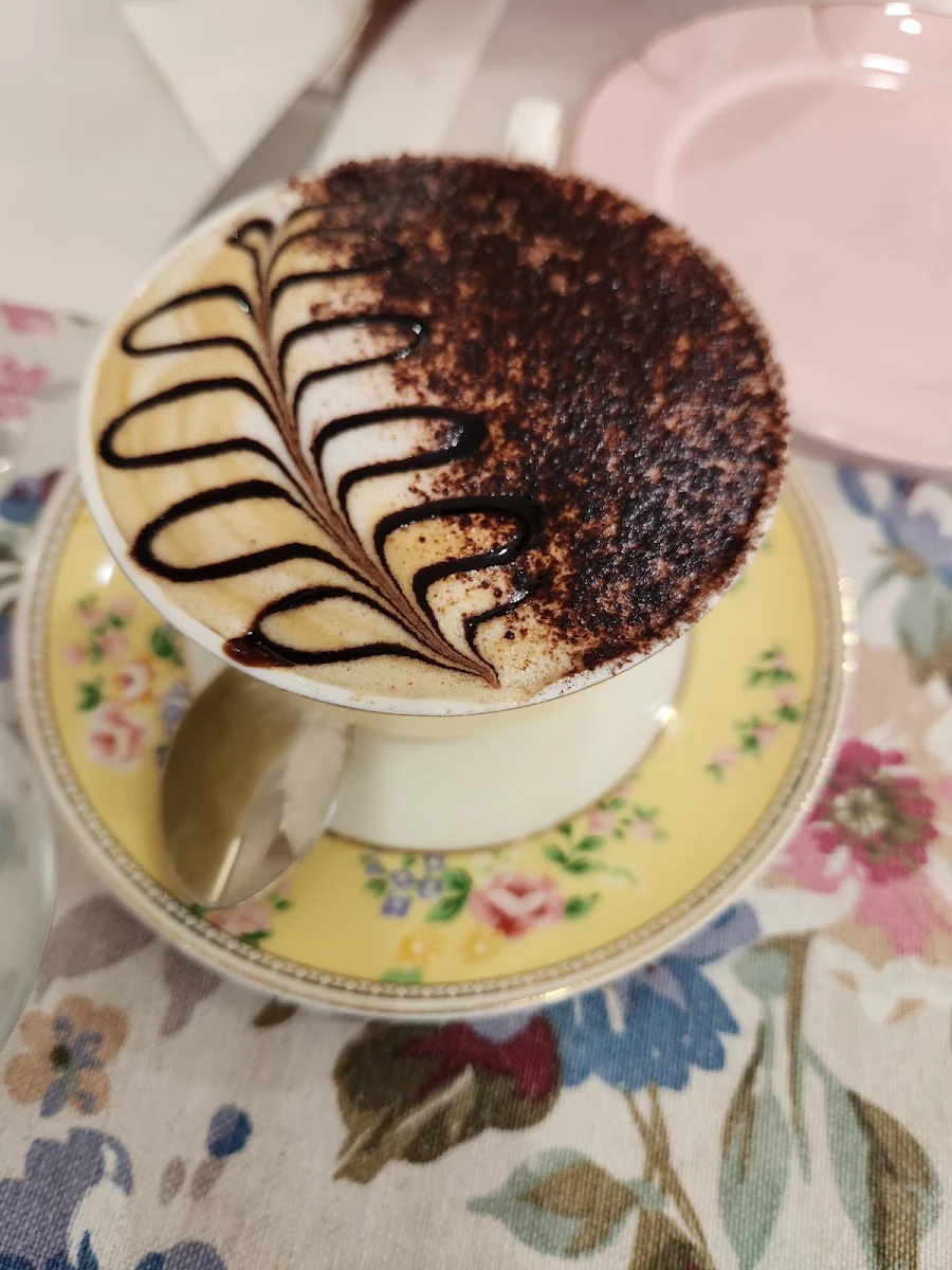 Highlights, La Belle Cafe