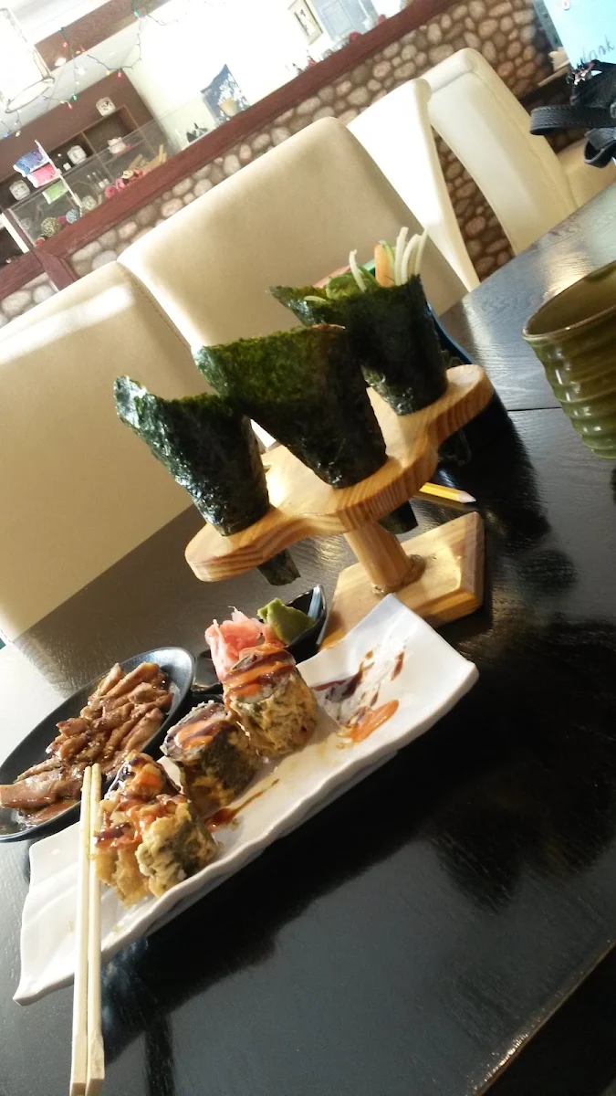 Fuji Hand Roll, Golden Maki Japanese Restaurant