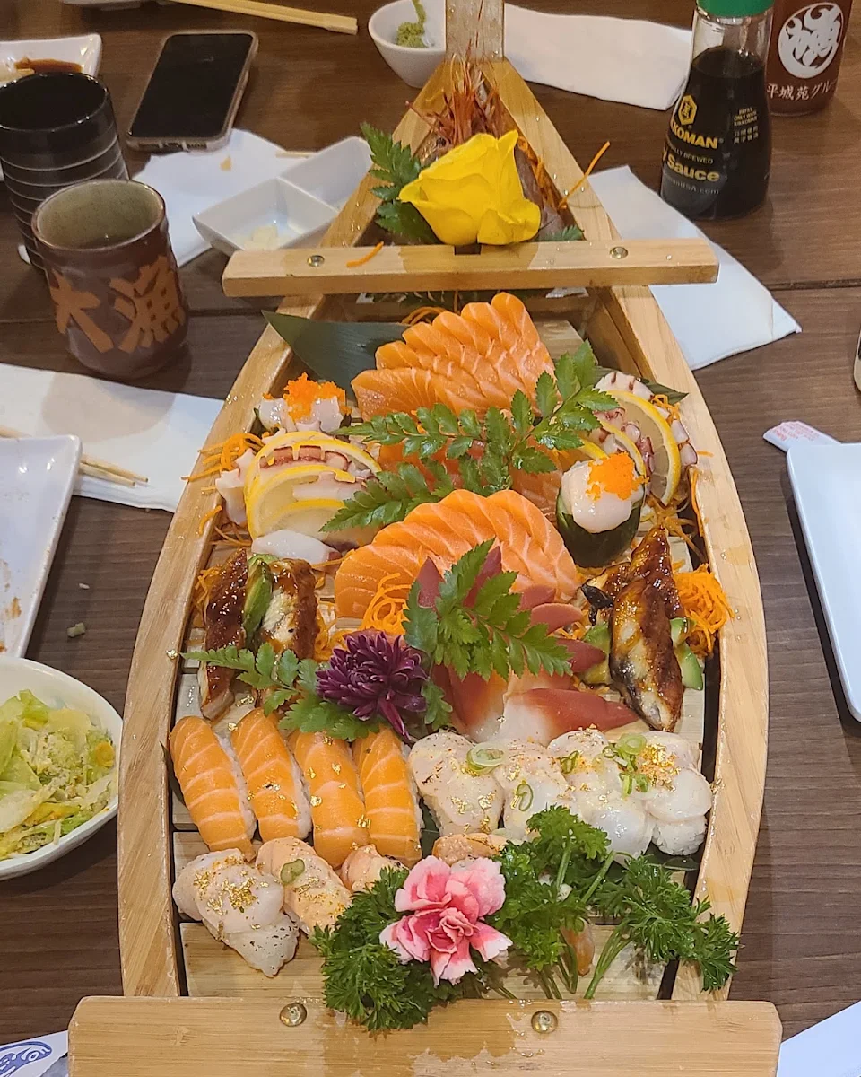 Sushi and Sashimi Boat, Golden Maki Japanese Restaurant