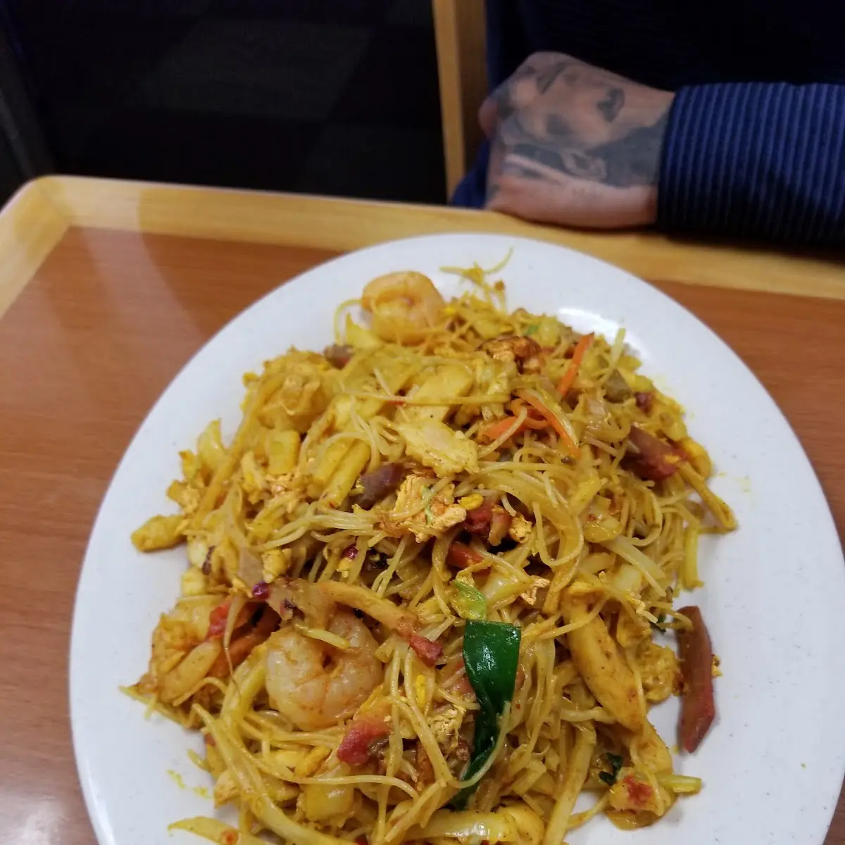 Shrimpar Chicken Chow Main