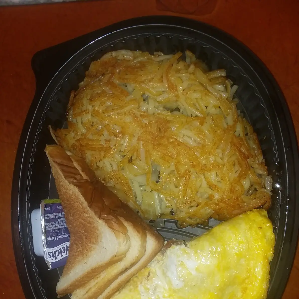Cheese Omelette with Hashbrowns and Toast