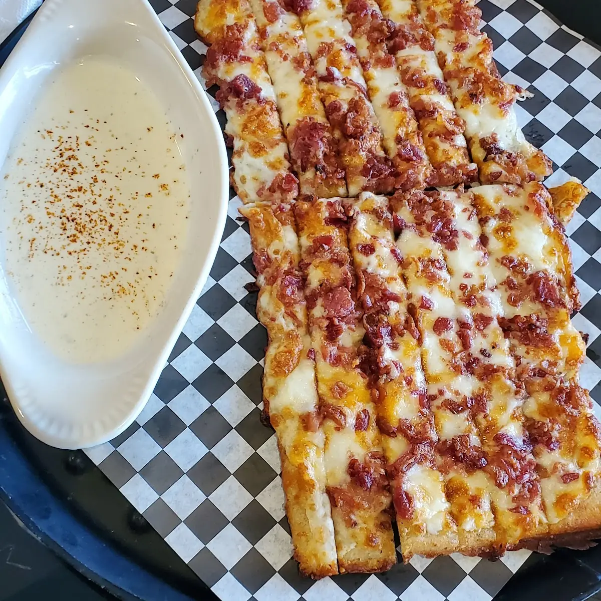 Chicken Bacon Ranch Pizza (Medium)