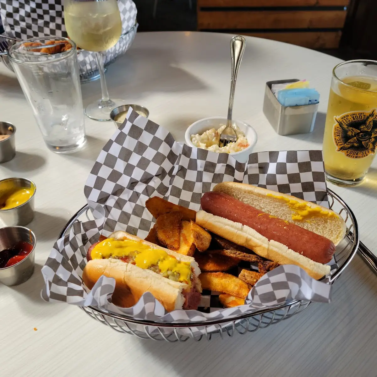 Hot Dog Basket