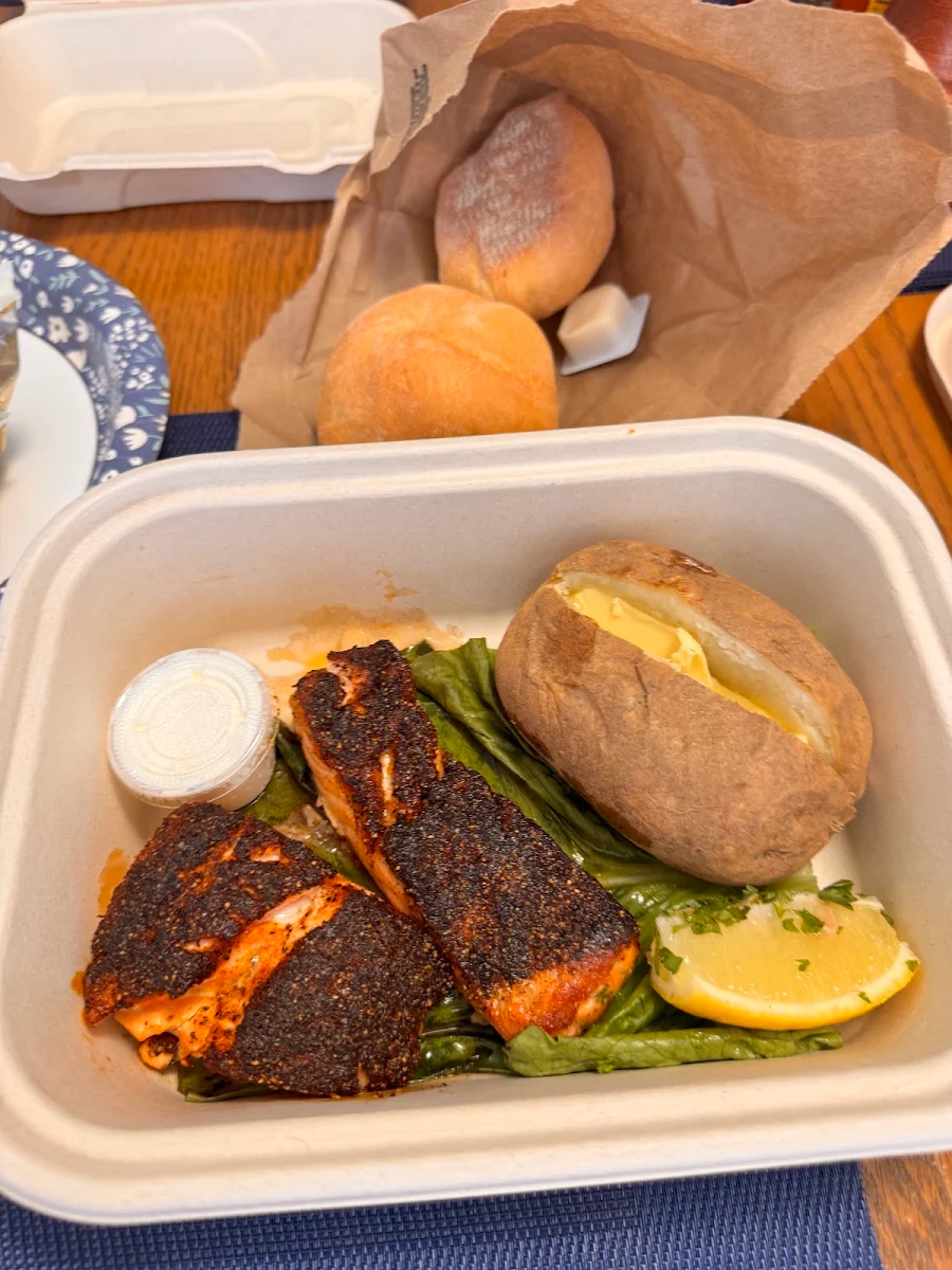 Salmon w Baked Potato
