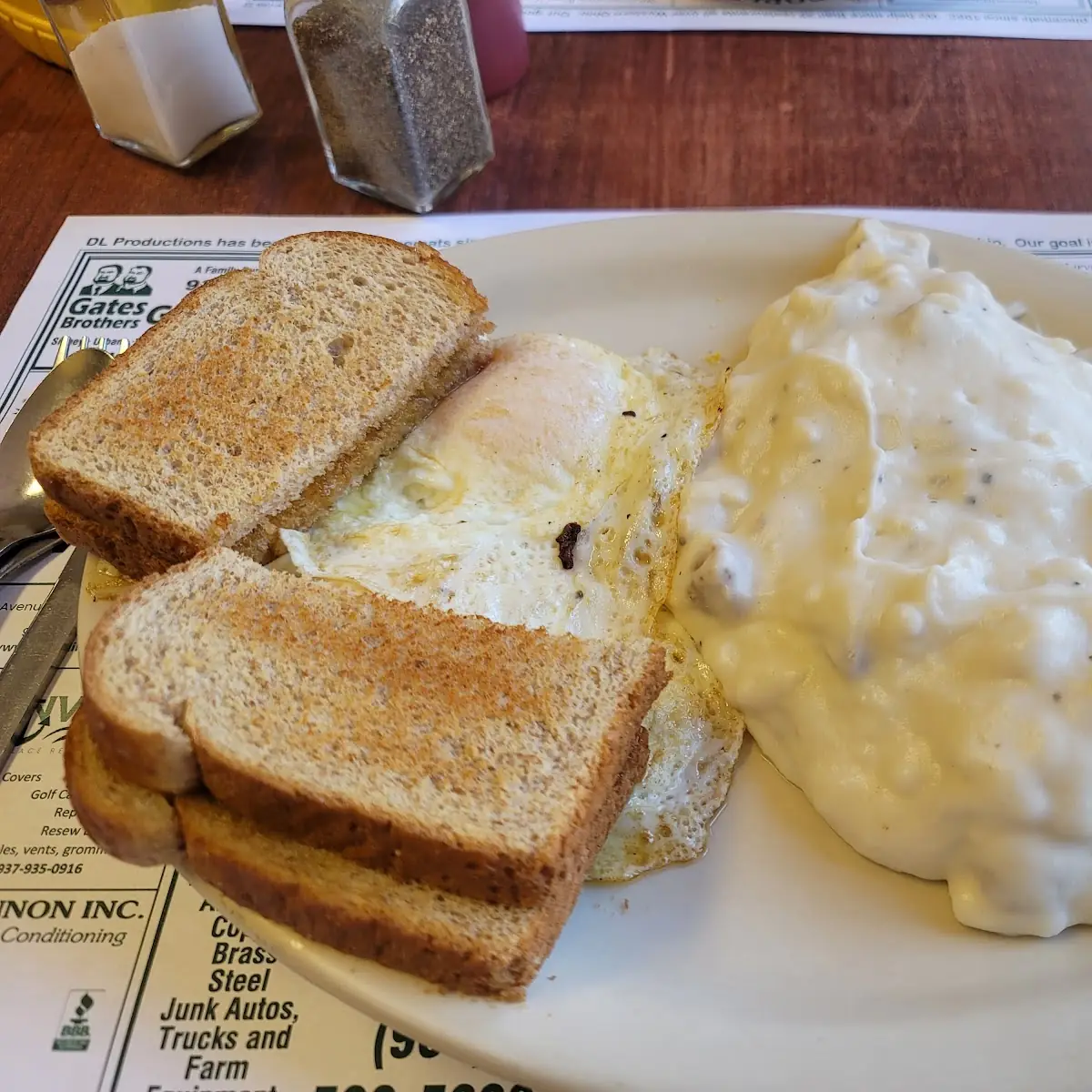 Classic Biscuits & Gravy