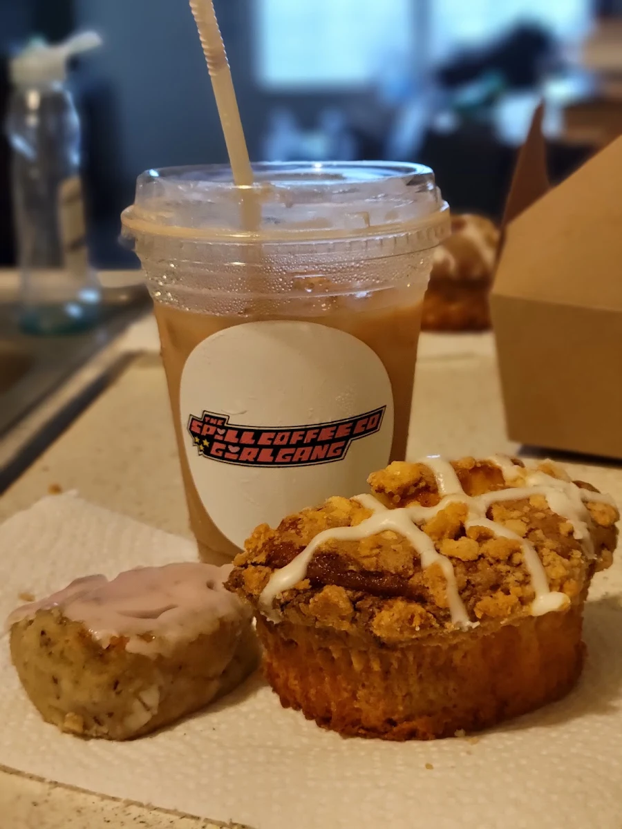 Muffin Cinnamon Roll Polly Pollen