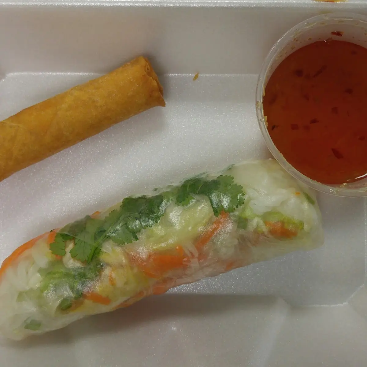 Fresh Spring Rolls with Dipping Sauce