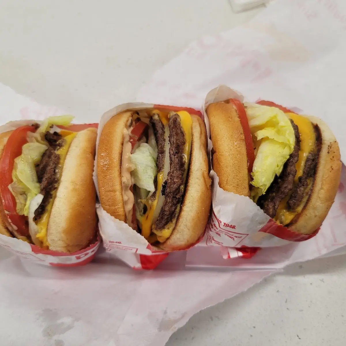 Hamburger & Khoai Tây Chiên