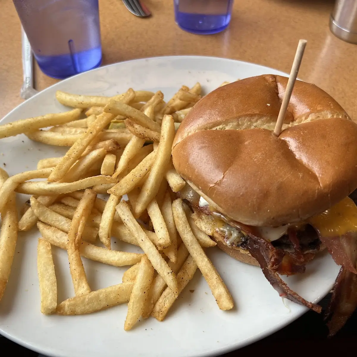 Cheeseburger & Fries