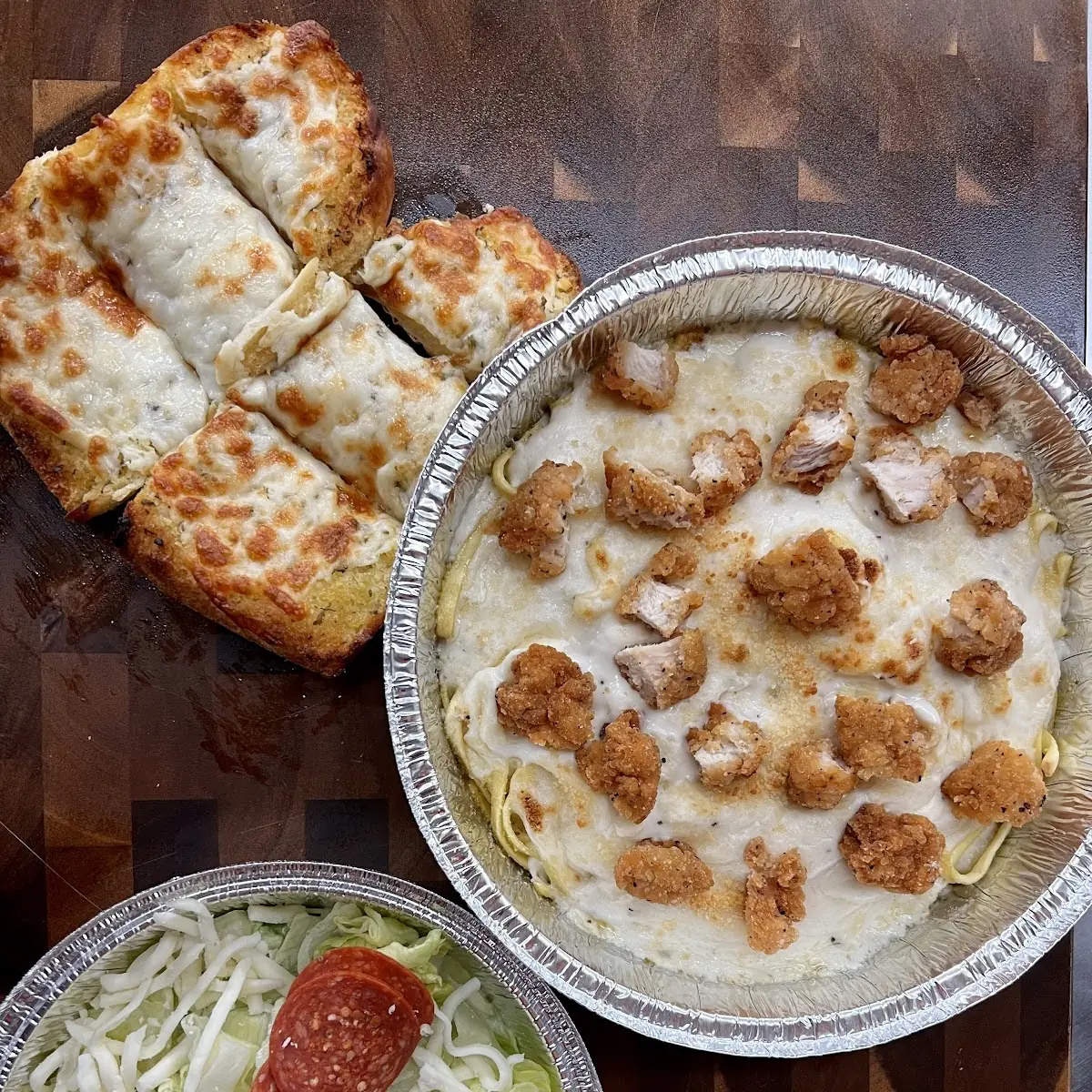 Baked Spaghetti Garlic Bread with Meat