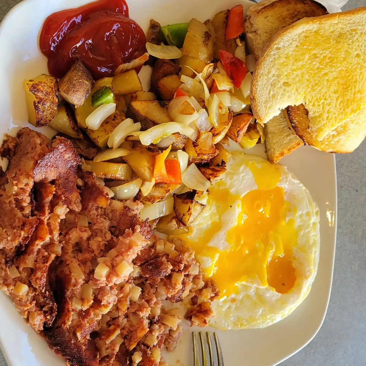 Eggs with Corned Beef Hash
