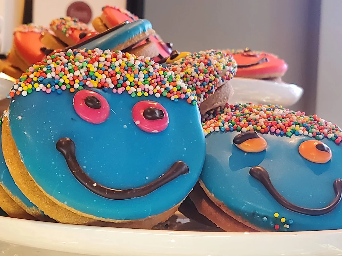 Biscuits, Feast Cafe & Cakes - Hampton