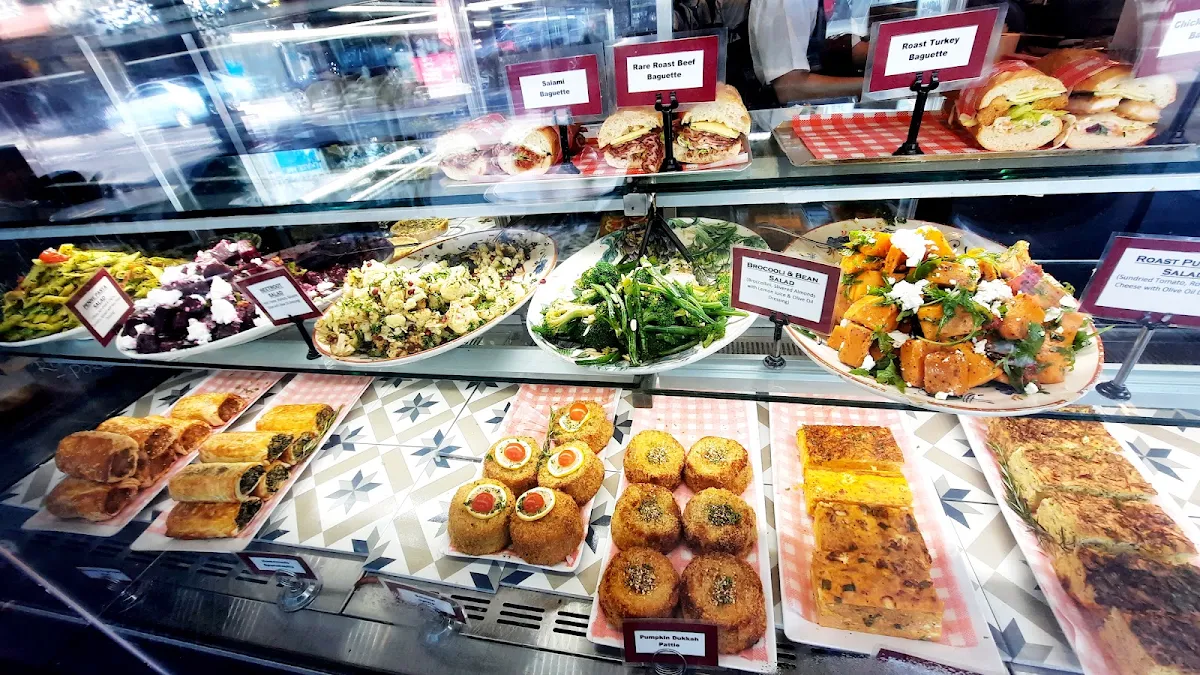 Highlights, Feast Cafe & Cakes - Hampton