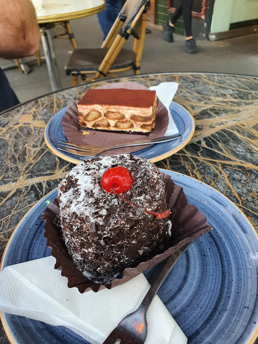Highlights, Feast Cafe & Cakes - Hampton