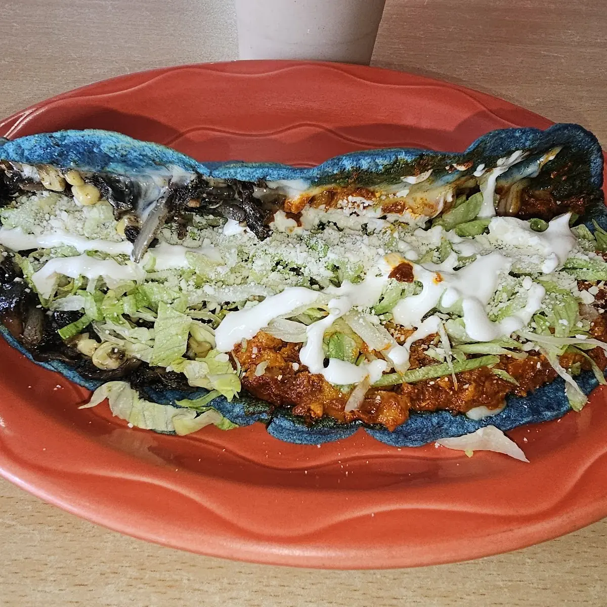 Quesadilla Combinada de Huitlacoche Con Chicharrón