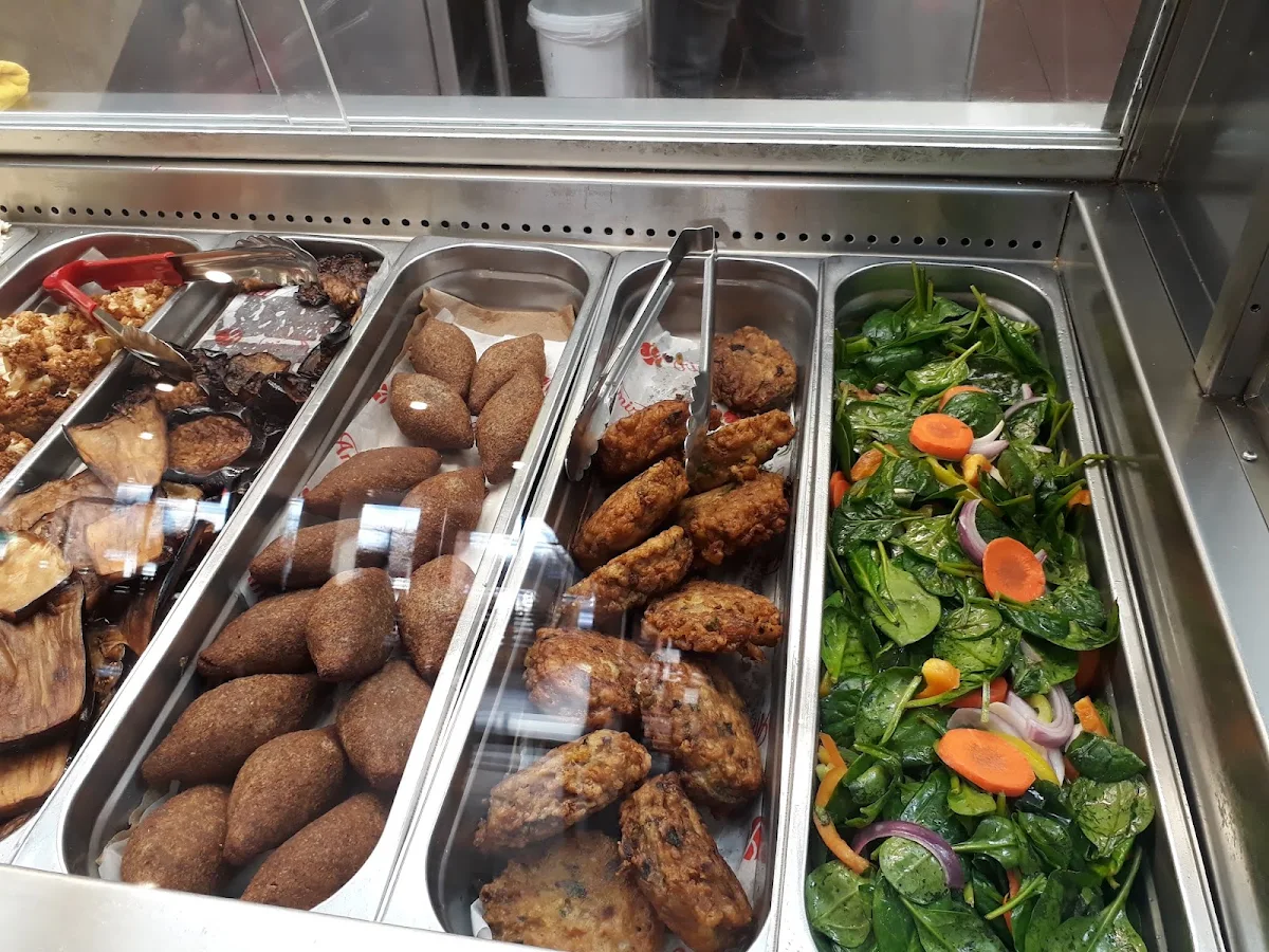 Falafel, Amir