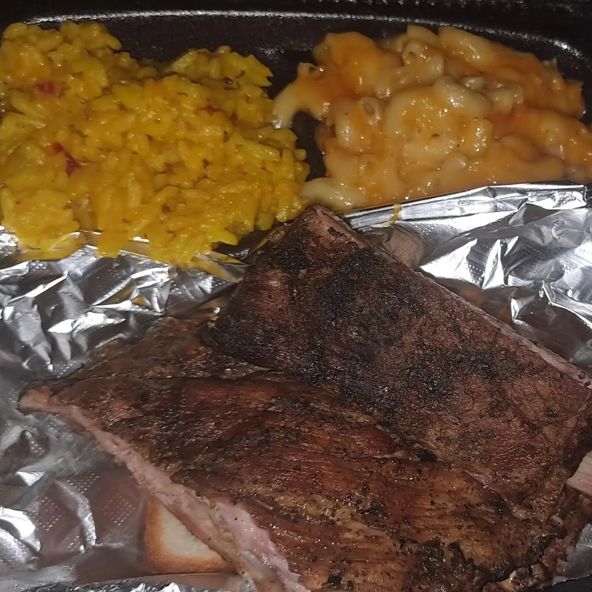 Rib Plate with Yellow Rice and Mac & Cheese