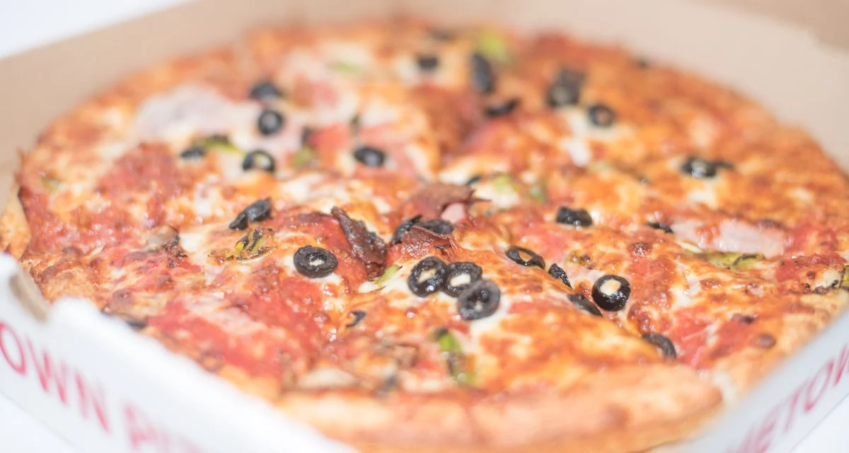 Highlights, Hometown Pizza