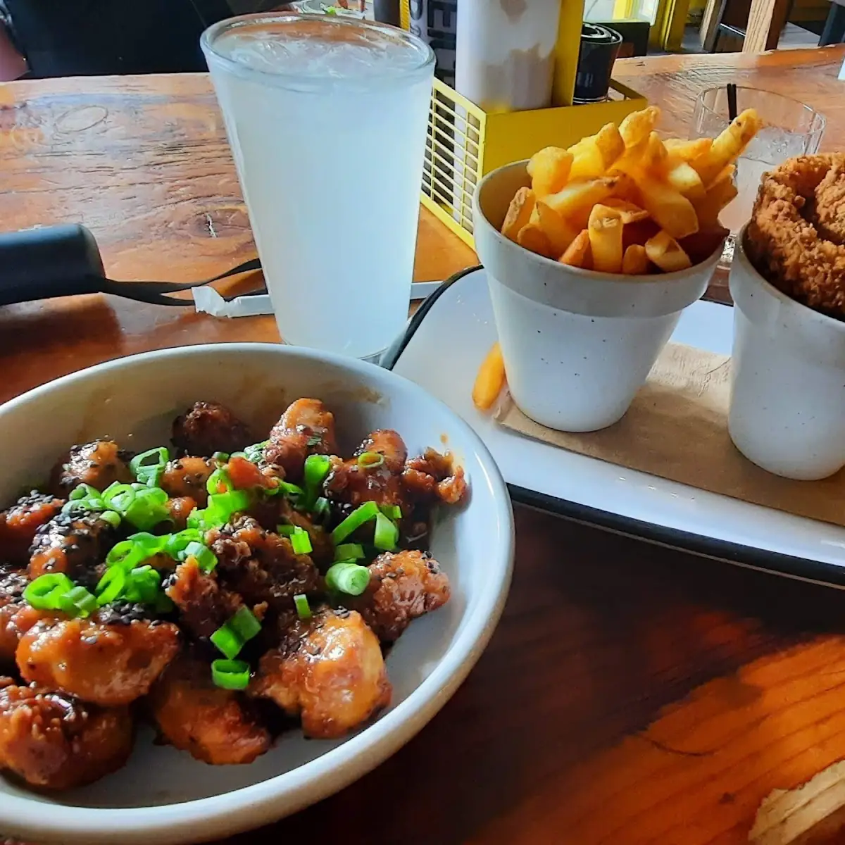Boneless Wings and Fries