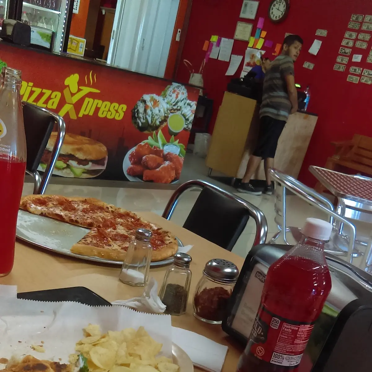 Ensalada Uya y Chipotle Combo