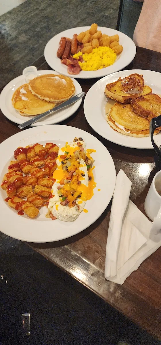 The Everything Omlette and Pancake Platter
