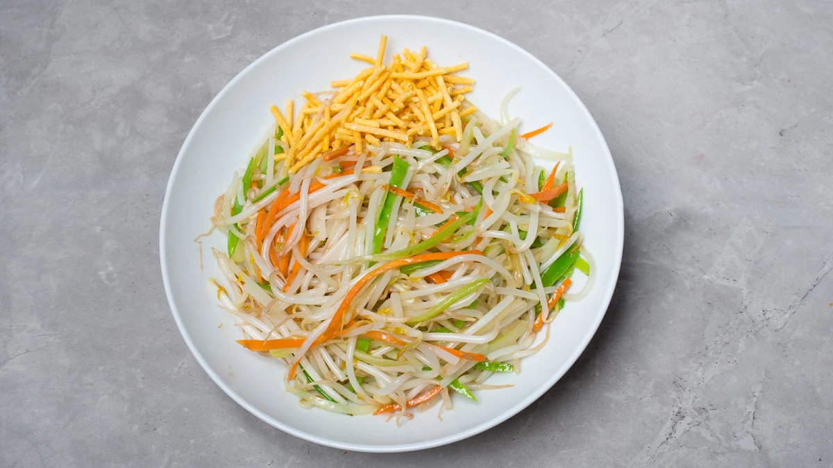 Vietnamese Pickled Carrots & Daikon Radish