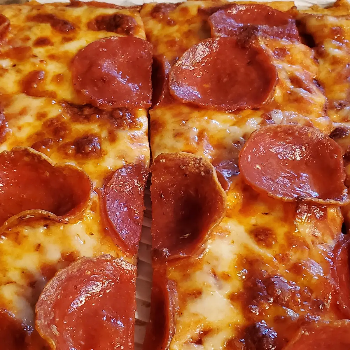 Thin Crust Pepperoni Pizza