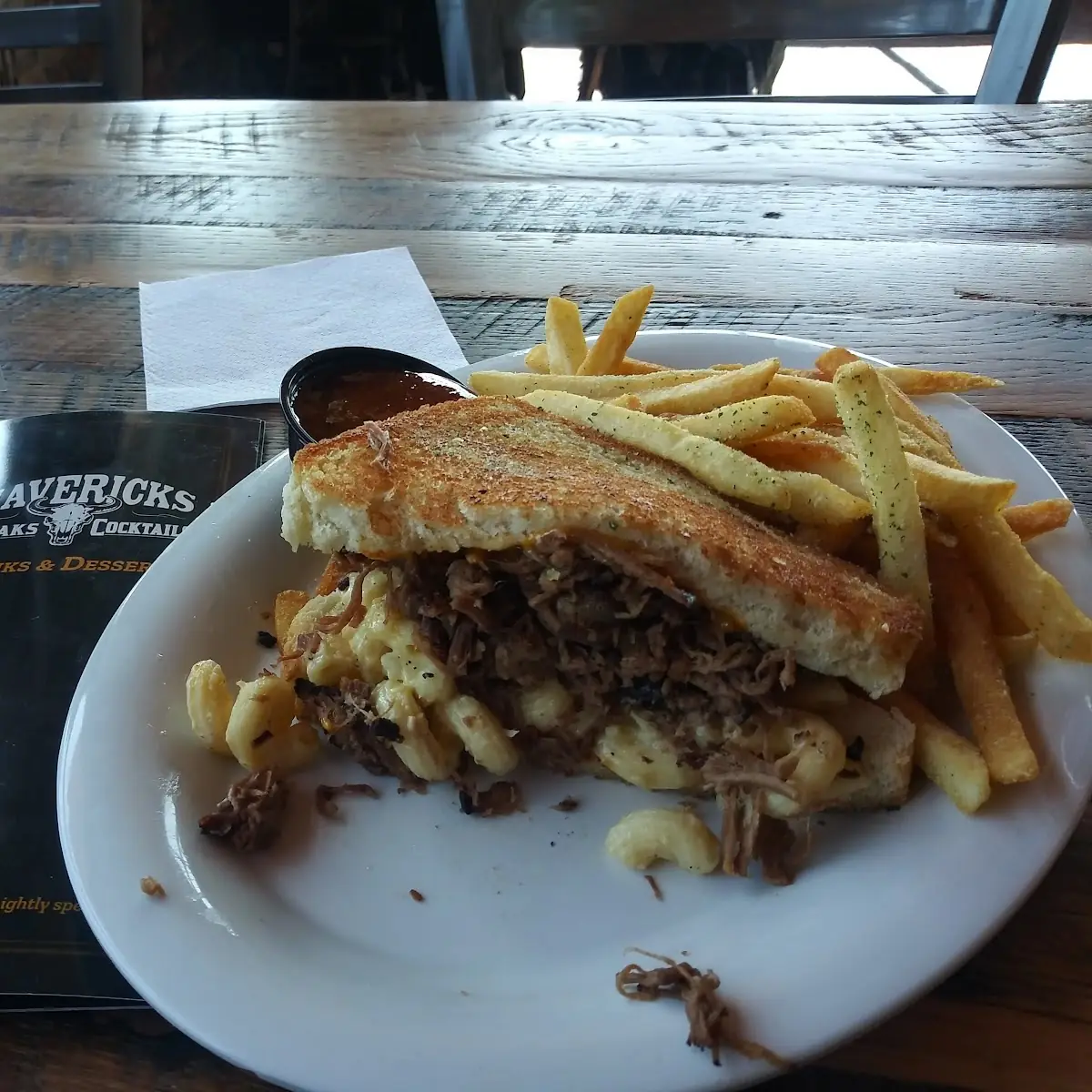 Mac N Cheese Grilled Cheese Sandwich