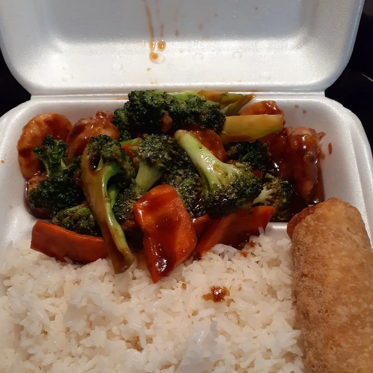 Shrimp with Broccoli and Sauce Steamed Rice and Egg Roll