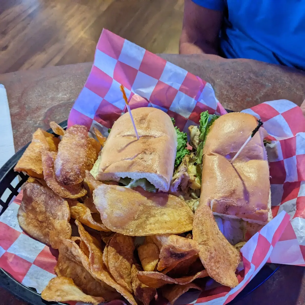 Steak Sandwich with Chips