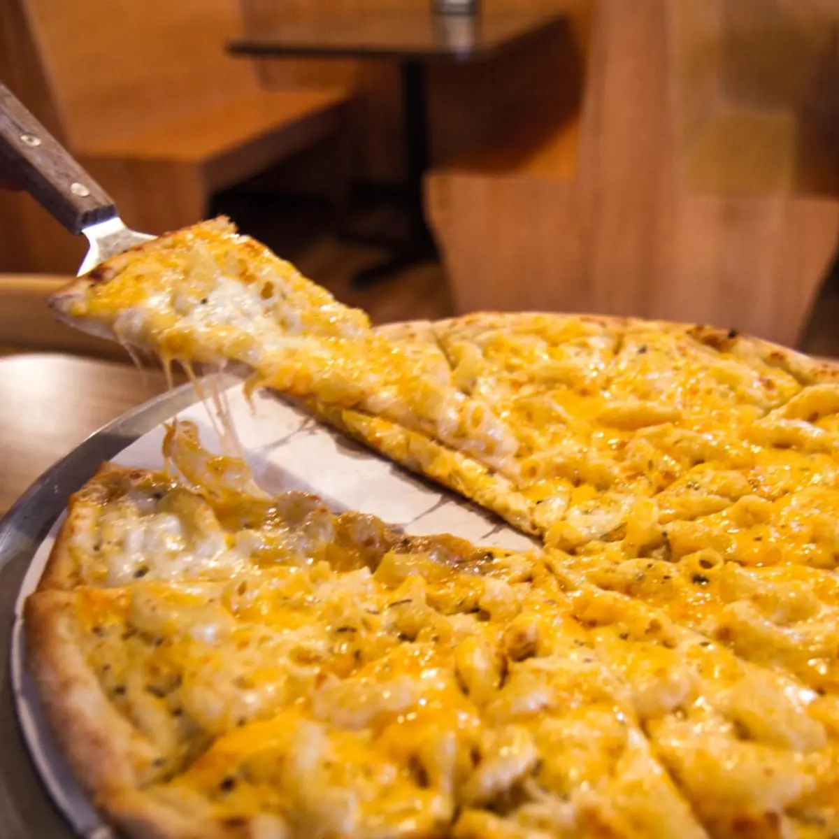 Mac-N-Cheese Pizza