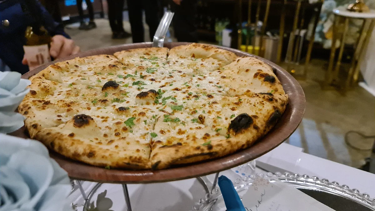 Garlic Pizza