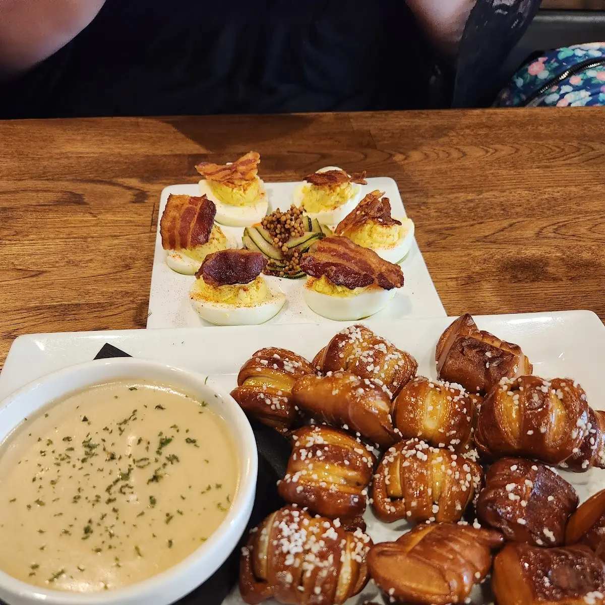 Pretzel Bites with Beer Cheese V