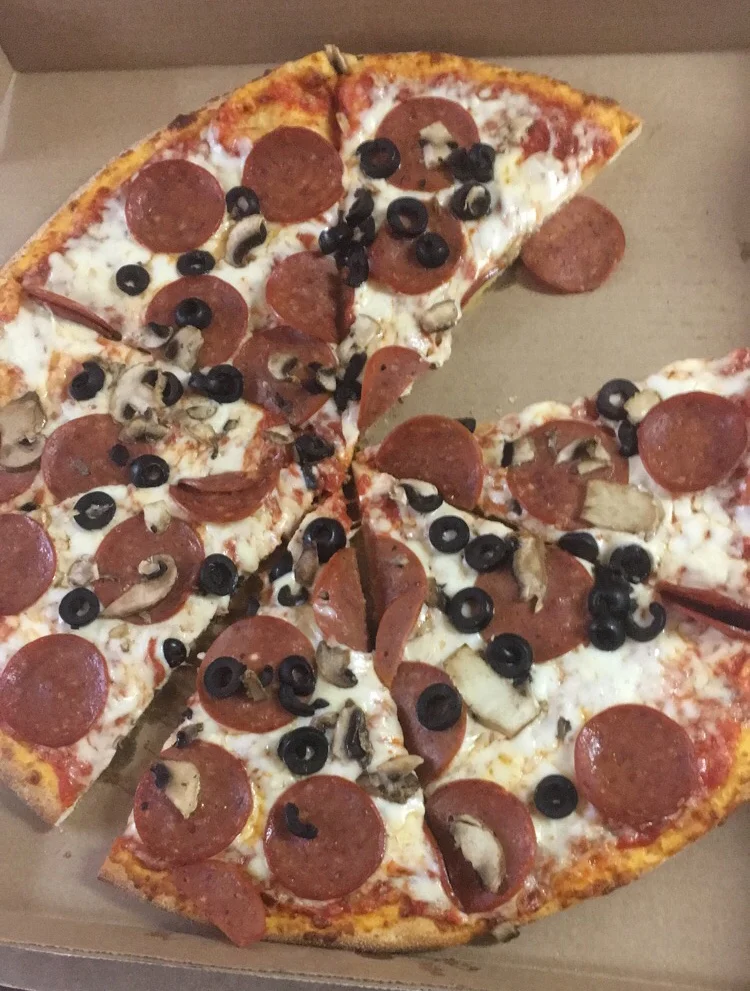 Deluxe Pizza