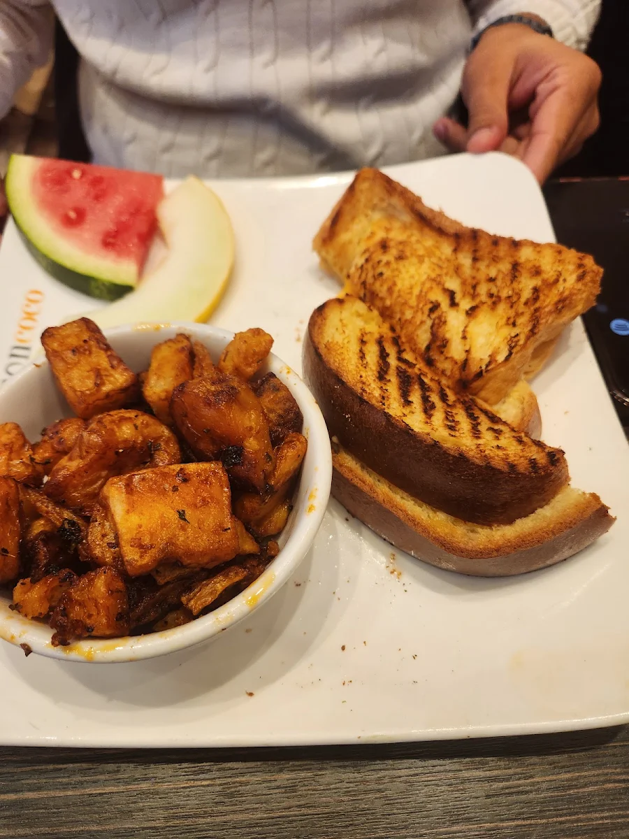 Grilled Cheese with Choice of Potatoes, Allô mon Coco Vieux Montréal