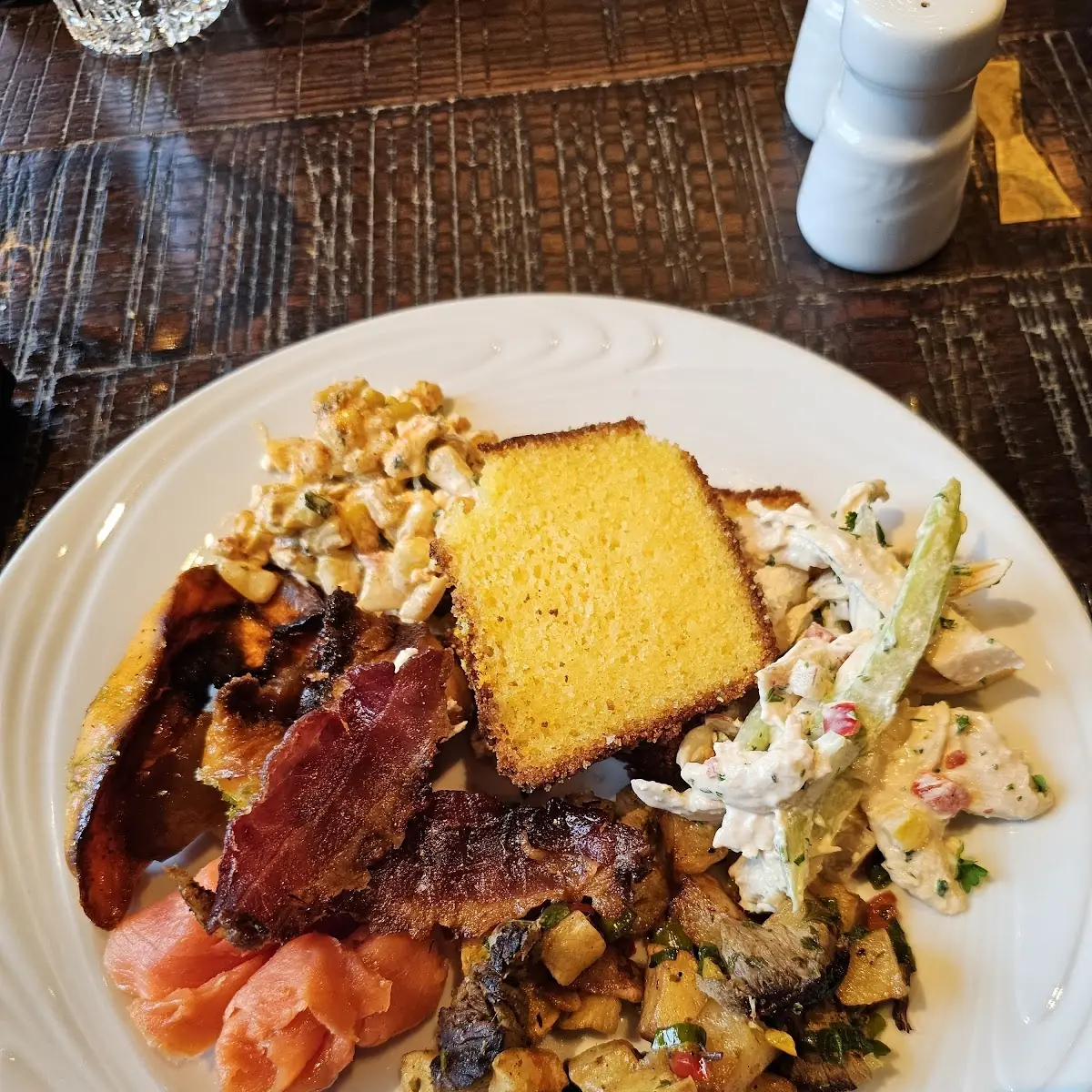 Brunch Market Table & Feijoada Bar