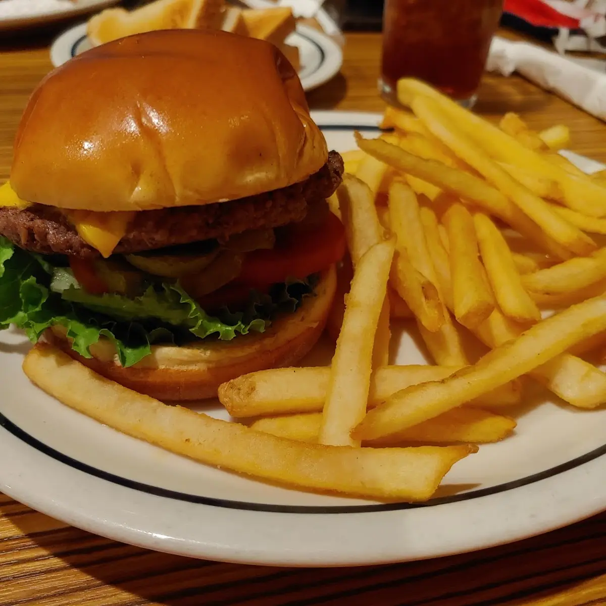 Classic Cheese Burger 5 Happy Hour