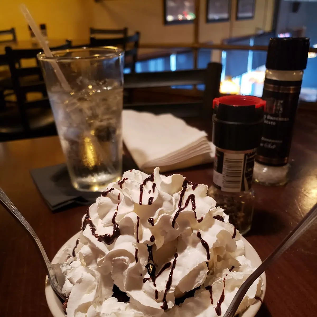 Hot Fudge Brownie Sundae