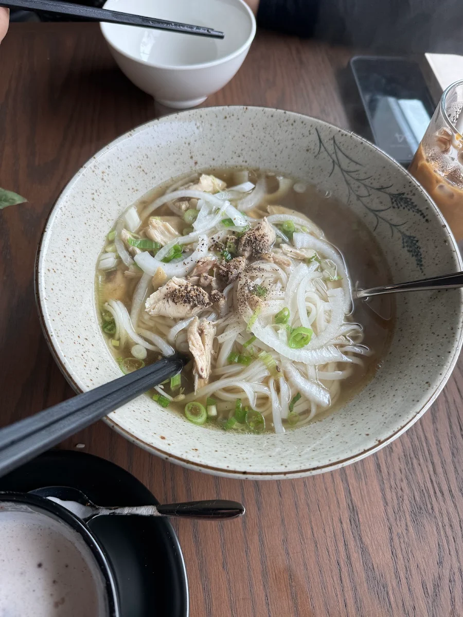 Shredded Chicken Phở, Nhà Specialty Coffee & Kitchen