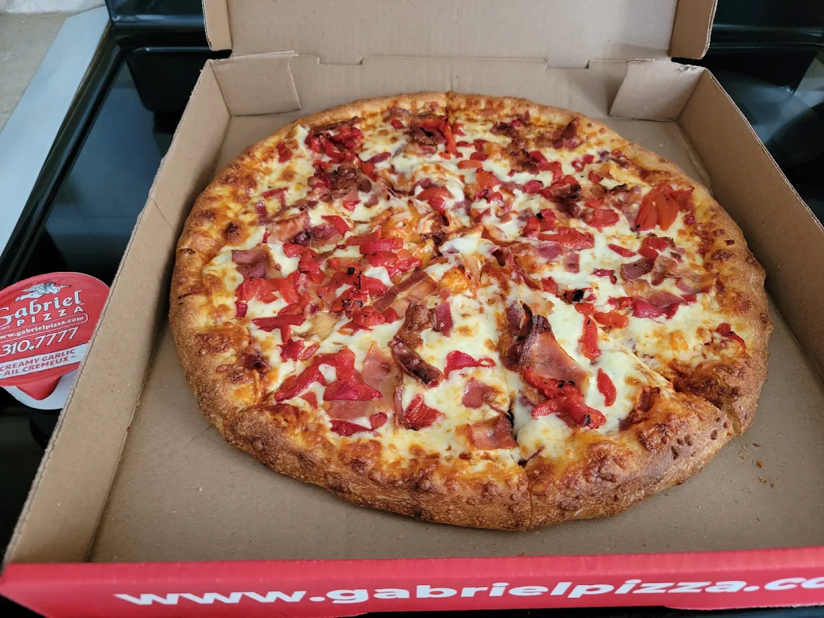 Large Bacon Pepperoni Red Pepper Pizza, Gabriel Pizza