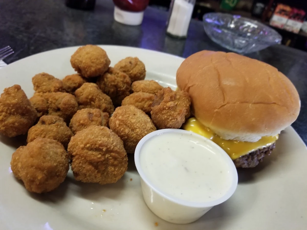 Cheeseburger with Breaded Mushrooms