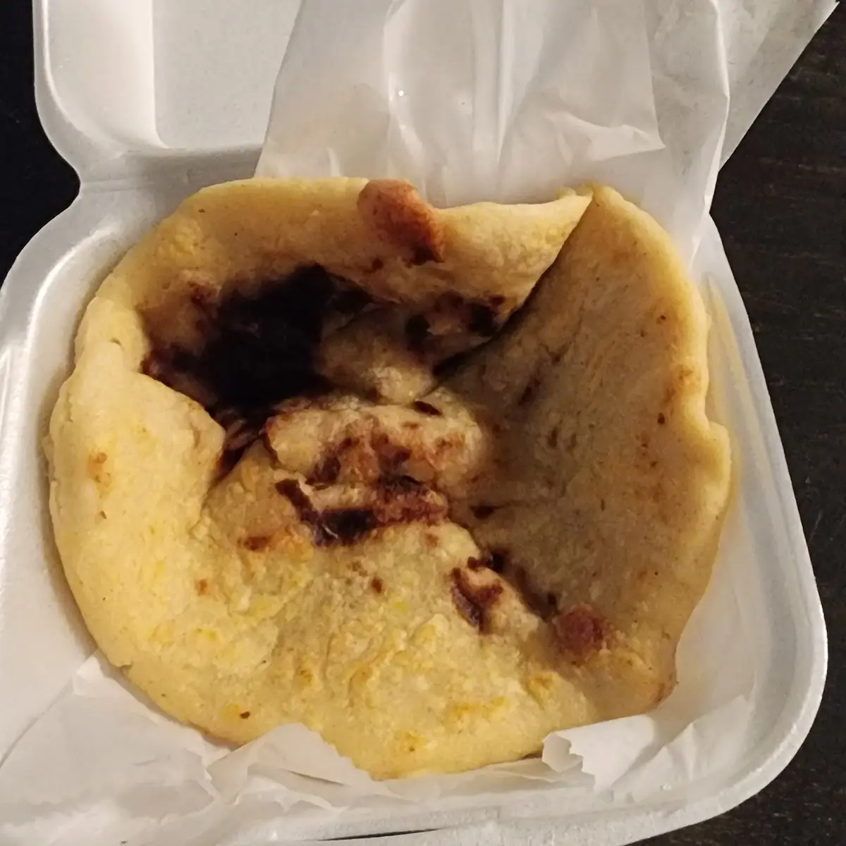 Pupusa de Queso Con Loroco Empacada Miserablemente