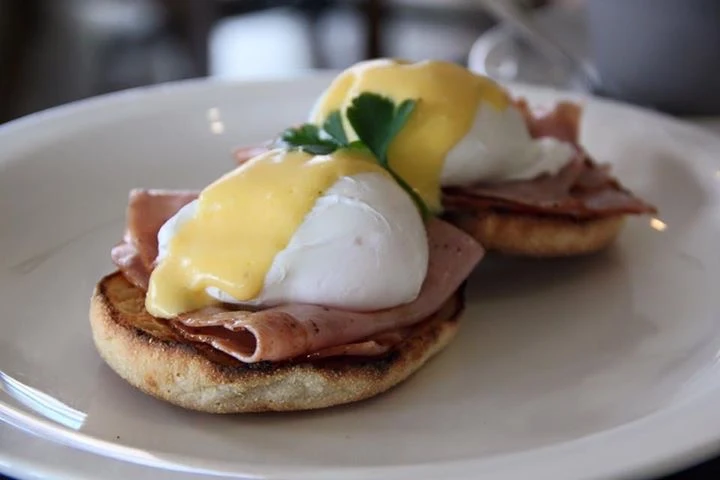 Highlights, Harry's Place Cafe