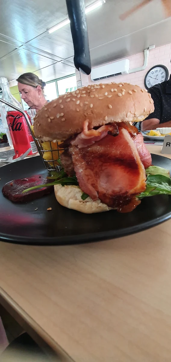 Works Beef Burger, Harry's Place Cafe