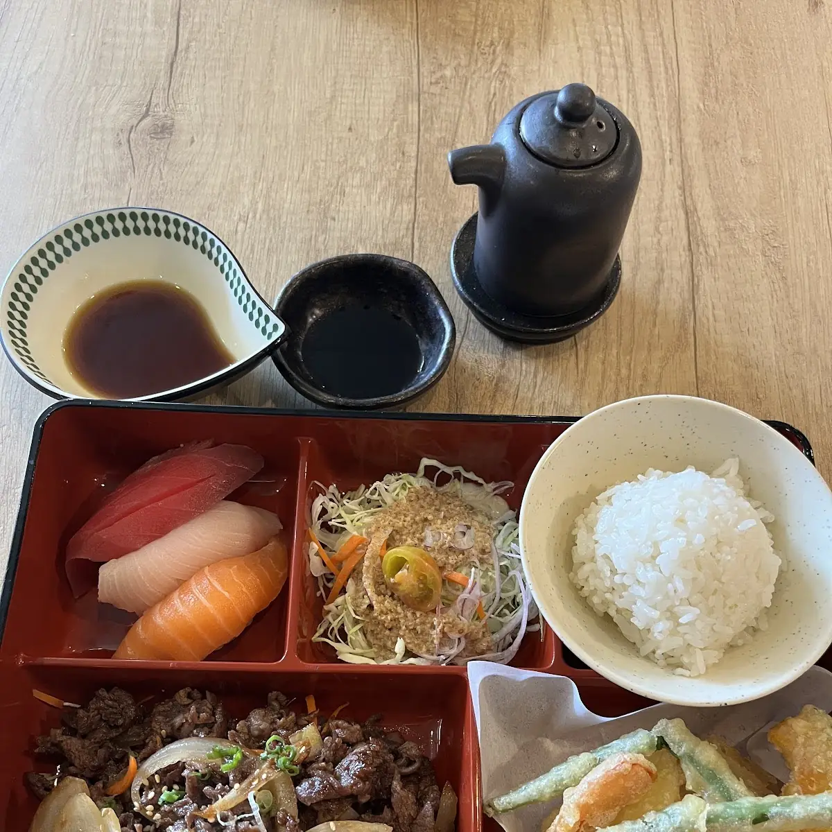 Beef Bento Box with Sushi